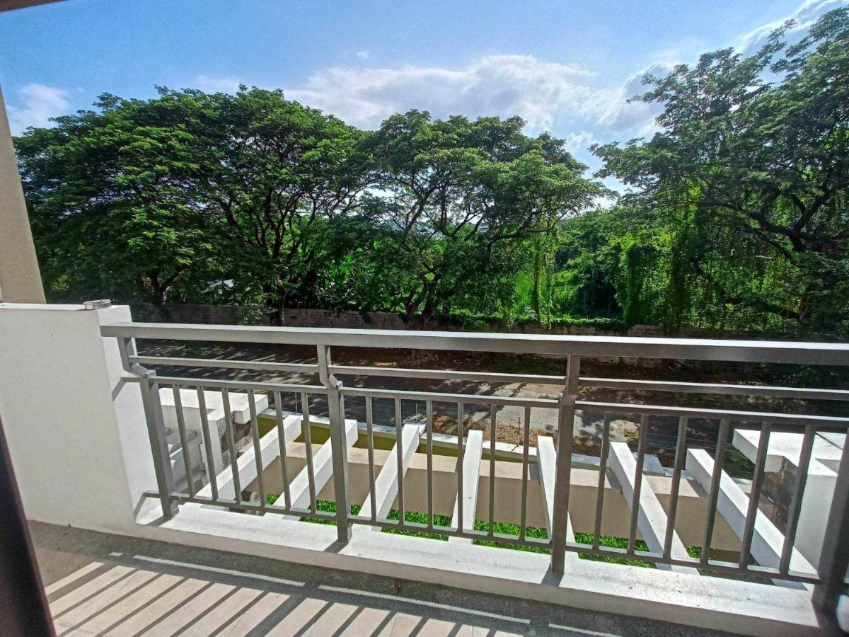 마닐라 Acacia Estates Taguig 아파트 호텔 외부 사진